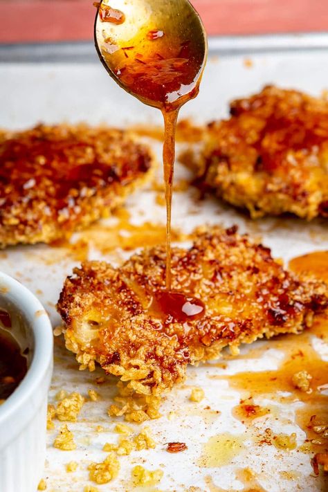 Baked Crunchy Hot Honey Chicken, Baked Hot Honey Chicken, Crunchy Hot Honey Chicken, Hot Honey Chicken Recipe, Honey Chicken Thighs, Chicken Oven, Hot Honey Chicken, Honey Chicken Recipe, Fed And Fit