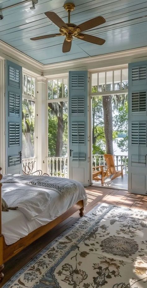 2nd Floor Bedroom Ideas, Mediterranean Beach Apartment, Florida Home Decor Ideas Interior Design, Italian Costal House, Bayou Decor, Grandaughter Aesthetic, Goa Villa, Bahamas House, Modern Coastal Decor