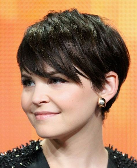 Short Hairstyles with Side Bangs - Pixie Cut for Round Face Pixie Cut Round Face, Short Hair Cuts For Round Faces, Pixie Haircut For Round Faces, Side Bangs Hairstyles, Short Dark Hair, Ginnifer Goodwin, Cute Short Haircuts, Short Choppy Hair, Round Face Haircuts