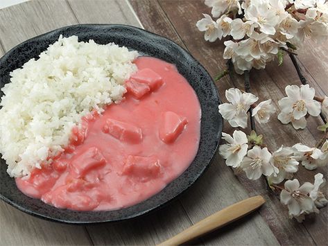 Japan’s Sakura Pink Vegetable Curry Proves Any Food Can Be Cherry Blossom Themed – grape Japan Cherry Blossom Party, Cherry Blossom Theme, Curry Rice, Pink Foods, Vegetable Curry, Bulgogi, Streetwear Sneakers, Cute Desserts, Food Themes