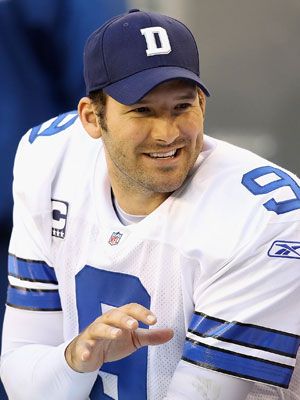 Tony Romo (Dallas Cowboys): The part-Mexican quarterback.. Tony Romo Dallas Cowboys, Cowboy Football, Dallas Cowboys Football Team, How Bout Them Cowboys, Tony Romo, Football Legends, Football History, Dallas Cowboy, Dallas Cowboys Fans