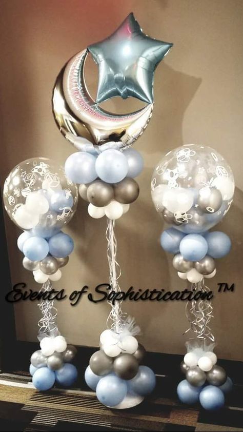 Ballon Cloud Centerpiece, Star Balloon Centerpieces, Unisex Baby Shower Ideas, Over The Moon Baby Shower Centerpiece, Over The Moon Centerpiece, Cloud Centerpiece, Moon Centerpiece Ideas, Moon Baby Shower Theme, Moon Balloon