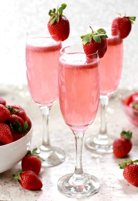 Champaign Cocktails, Sweet Martini, Champagne Photography, Romantic Cocktails, Valentine Cocktails, Raspberry Cocktail, Showers Ideas, Cocktail Appetizers, Rose Cocktail