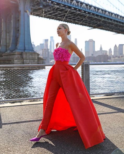 Alexia María on Instagram: “Beautiful @blaireadiebee wearing our ‘Flora Jumpsuit with Convertible Skirt’ for the @bcrfcure #HotPinkParty fundraiser 🎀💖 #girlsinAM” Blair Eadie, How To Look Expensive, High Value Woman, How To Look Rich, Elegant Sophisticated, Nyc Photography, Fashion Sites, Red Outfit, Fancy Outfits