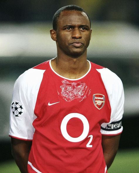 Arsenal Wallpaper, Patrick Vieira, Arsenal Wallpapers, Football Players Photos, Football Players Images, Arsenal Football Club, Arsenal Football, Famous Black, Soccer Kits