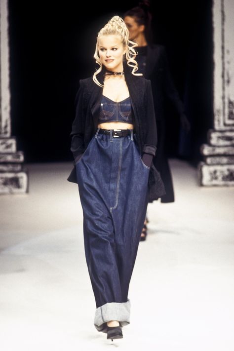 90s High Fashion, Jean Paul Gaultier 90s, Eva Herzigova, Paul Gaultier Spring, Fashion Walk, Runway Fashion Couture, Denim Ideas, B Fashion, 90s Fashion Outfits