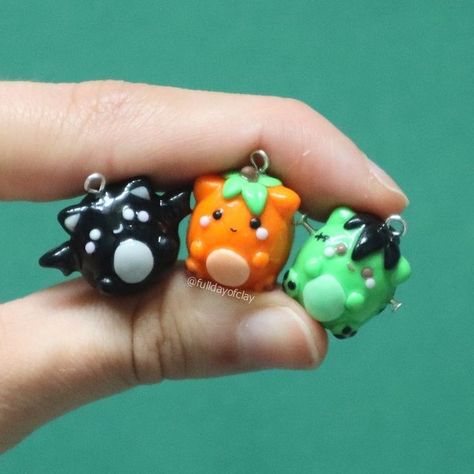 Halloween Air Clay Crafts, Halloween Clay Figures, Halloween Clay Charms, Clay Cute Animals, Clay Crafts Halloween, Fall Polymer Clay Ideas, Halloween Polymer Clay Ideas, Crochet Spooky, Fimo Halloween