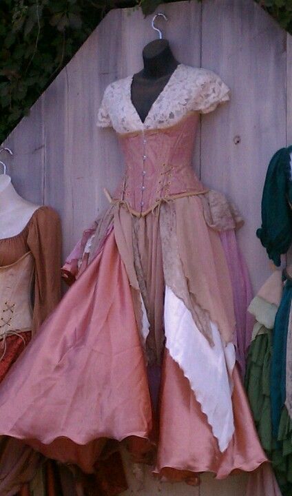 This would make a great Aurora steampunk dress!!! Ren Fair Princess, Dark Pink Clothes, Ren Faire Looks, Pink Pirate Outfit, Pink Ren Faire Outfit, Medieval Corset Dress For Cosplay, Pink Renfaire Dress, Pink Witch Outfit, Layered Ren Faire Outfit