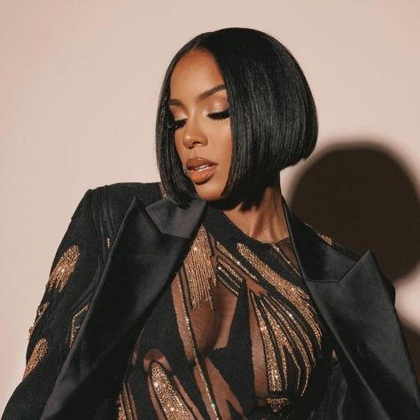 Ok bob🔥🔥🔥🔥 @kellyrowland has always been my favorite from Destiny’s child❤️ #head2toemag #celebrityhairstyles #kellyrowland #destinyschild Kelly Rowland Bob, Kelly Rowland Makeup, Kelly Rowland Hair, Bday Hairstyles, Natural Hair Bob Cut, Natural Hair Bob, 30th Bday, Kelly Rowland, Pretty Hair Color