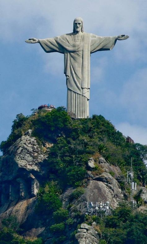 Jesus Art Drawing, Christ The Redeemer Statue, Jesus Statue, Christ The Redeemer, Brazil Travel, Famous Landmarks, Famous Places, Beautiful Places To Travel, Beautiful Places To Visit