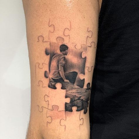 Jigsaw Puzzles Tattoo, Family Puzzle Tattoo, Jigsaw Piece Tattoo, Puzzle Tattoo Family, Puzzle Tattoo Design, Tattoo Puzzle Piece, Puzzle Pieces Tattoo, Jigsaw Puzzle Tattoo, Scrabble Tattoo