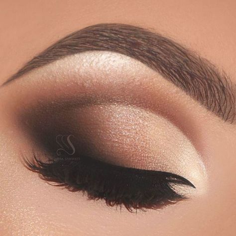 Semi Cut Crease, Makeup Ideas For Brown Eyes, Eyeshadow Crease, Cut Crease Eye Makeup, Eye Makeup Cut Crease, Makeup Ojos, Cut Crease Eyeshadow, Cut Crease Eye, Lip Colours