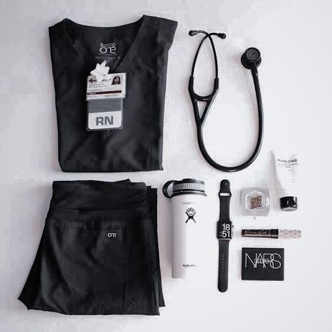 Er Nursing Aesthetic, Scrub Aesthetic Nurse, Nurse Girl Aesthetic, Er Nurse Aesthetic, Registered Nurse Aesthetic, Clinical Bag, Nursing Aesthetic, Nursing School Inspiration, Nursing Goals