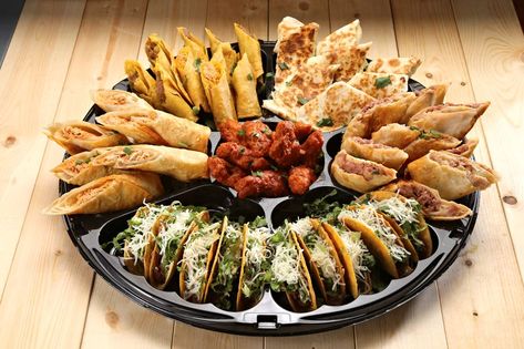 🎈 It’s Party Time 🎈 with our Party Platter. Get it for only $50 +tax. Show us this post and receive an additional $5 off this Sunday. #QuePasaCafe  Atascadero, Bakersfield, Camarillo, Fresno, Hanford, Tulare & Visalia 💃 🌐 www.qpmexicancafe.com/locations.html Superbowl Dishes, Party Cheese Platter, Mexican Cafe, Super Bowl Food Easy, Taco Catering, Bbq Platter, Costco Meals, Mini Tacos, Party Platter