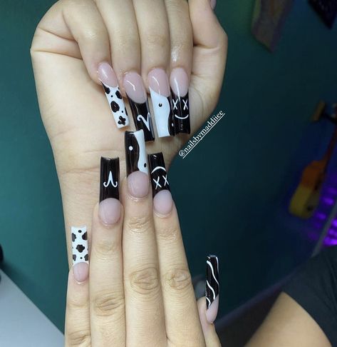 Black And White Nail French Tip, Long Nail Designs Black And White, White And Black Acrylic Nail Designs, French Nails Ideas Coffin, Cute Black And White Nail Ideas, White And Black Nails Acrylic, Cute Black Nails Ideas French Tips, Black White French Tip Nails, Black And White Birthday Nails