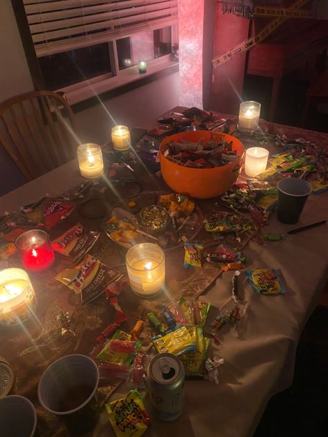 halloween party aesthetic Things To Make For Halloween Party, Halloween Fun Aesthetic, Funny Horror Aesthetic, Halloween Slasher Aesthetic, Halloween Parties Aesthetic, Halloween Party Outside Decor, Halloween Aesthetic With Friends, Halloween Party Inspo Outdoor, Halloween Party Decor College