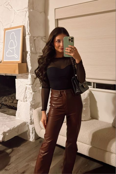 Dinner Outfits Pants, Going Out Outfits Dinner, Flair Pants Outfit, Leather Pants Outfit Going Out, Brown Leather Pants Outfit, Fall 2022 Outfits, Pants Fall Outfit, Flair Pants, 2022 Outfits