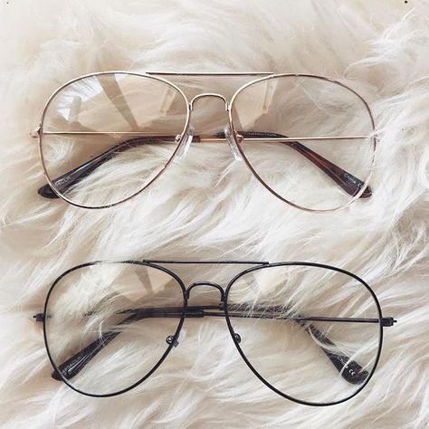 Cute Glasses Frames, Mens Eye Glasses, Classy Glasses, Glasses Frames Trendy, Mens Glasses Fashion, Glasses Trends, Nice Glasses, Nerd Glasses, Trendy Glasses