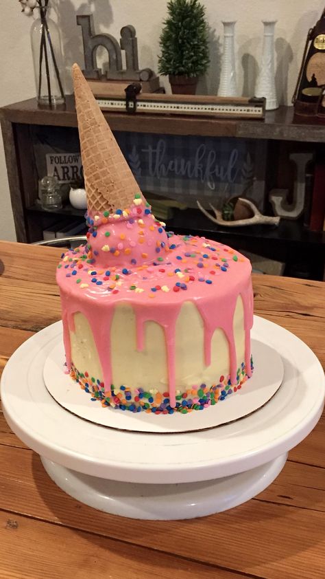 Ice Cream Decorated Cake, Melted Ice Cream Cake, Themed Cake Ideas, Melted Ice Cream, Cake Ice Cream, Cake Cake, Ice Cream Cake, Let's Celebrate, Cream Cake