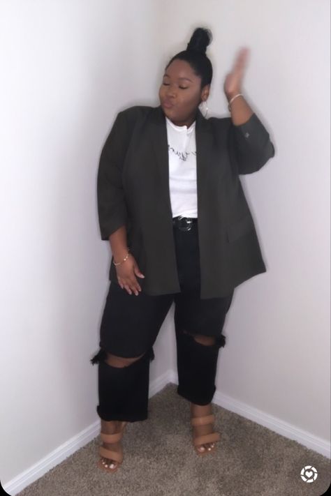 Black Jeans Outfit Plus Size, Slouchy Jeans Outfit, Boyfriend Shirt Outfits, Black Blazer With Jeans, Church Ootd, Casual Plus Size Outfits, Plus Size Casual Outfits, Ruched Sleeve Blazer, Blazer Outfits For Women