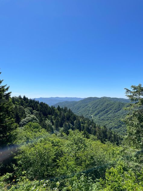 Great Smoky Mountains National Park Aesthetic, Granola Summer, Aesthetic Usa, Insta Pic Ideas, Roadtrip Aesthetic, Aesthetic Mountains, Summer Roadtrip, Granola Girl Aesthetic, Usa Destinations