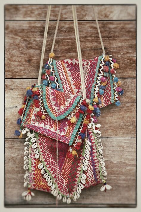 blog siramamy: Bolsos indios ..... Mode Hippie, Bags Diy, Hippy Chic, Estilo Hippie, Bohemian Bags, Ibiza Fashion, Diy Bags, Hippie Bags, Bohol