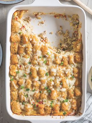 Tater Tot Breakfast Casserole South Recipes, Decadent Breakfast, Tot Breakfast Casserole, Casserole Bake, Tater Tot Recipes, Tater Tot Breakfast Casserole, Tater Tot Breakfast, Paula Deen Recipes, Breakfast Casseroles