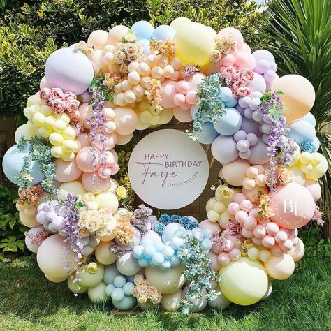 Pastel Balloons With Flowers, Pastel Balloon Garland With Flowers, Pastel Balloon Decor, Pastel Balloons Decoration, Spring Balloon Arch, Spring Balloon Garland, Spring Balloons, Pastel Balloon Arch, Pastel Balloon Garland