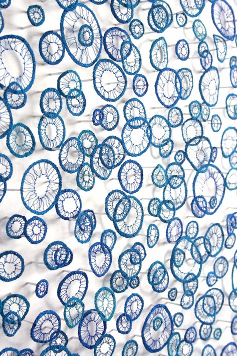 UNDER THE MICROSCOPE — Meredith Woolnough Microscope Art, Meredith Woolnough, Microscopic Cells, Overlapping Circles, Under The Microscope, Leaf Artwork, Nature Projects, Coral Art, Electron Microscope