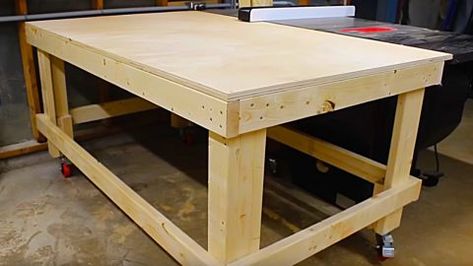 How To Make A 1 Hour Mobile Workbench | DIY Joy Projects and Crafts Ideas Diy Wooden Storage, Workbench Diy, Banana Nut Cake, Wooden Storage Shelves, Garage Workshop Plans, Diy Joy, The Magical Slow Cooker, Mobile Workbench, Wood Projects Plans