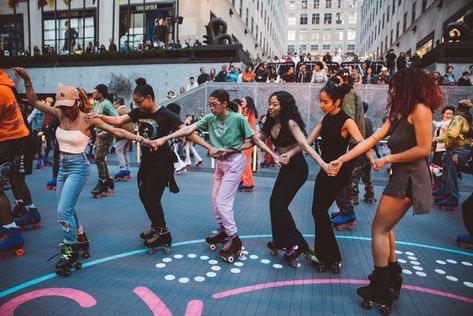 Disco-inspired roller rink returns to 30 Rock on Friday Outdoor Roller Skating Rink, Roller Skate Rink, Outdoor Roller Skating, Indoor Ice Skating Rink, Canyon Ranch Spa, Roller Boogie, Indoor Roller Skating, Indoor Ice Skating, Roller Skating Rink