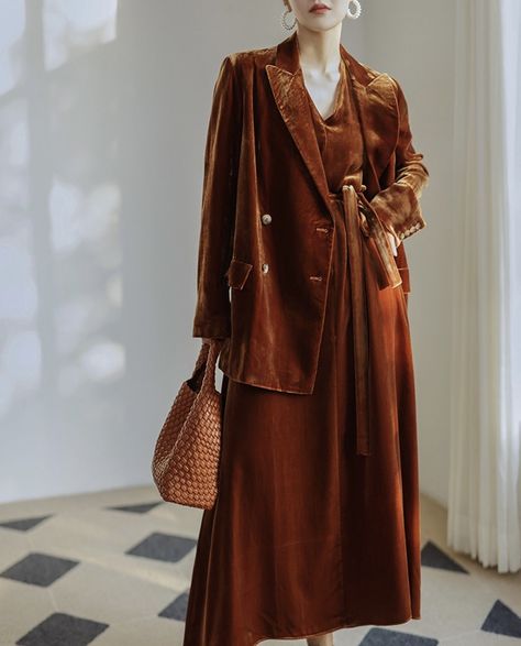 #fashion #style #ideas #inspiration #velvet #silk #outfits #jacket #dress #terracotta Lady Suits, Silk Outfits, Velvet Suit, Velvet Jacket, Button Dress, Silk Velvet, Style Ideas, Suits For Women, Jacket Dress