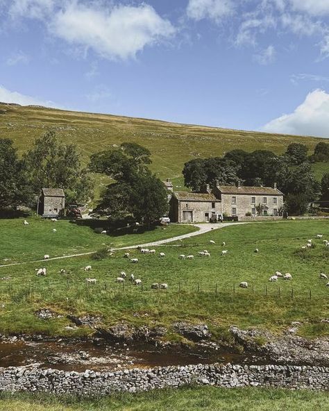 Rachel O'Brien on Instagram: "At times it seemed unfair that I should be paid for my work; for driving out in the early morning with the fields glittering under the first pale sunshine and the wisps of mist still hanging on the high tops. . ~ a description of the Yorkshire Dales by James Herriot . And a photo dump from the Yorkshire Dales by me ~ it really is a wonderful part of England. . Photos 1 to 4 show the picturesque farm at Yockenthwaite ~ a stone bridge over a babbling brook, with a wi England Photos, Babbling Brook, Pictures Of Beautiful Places, James Herriot, England Aesthetic, Stone Bridge, British Countryside, Yorkshire Dales, Yorkshire England