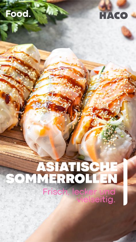 Entdecke die Vielfalt der asiatischen (vietnamesischen) Küche mit unseren leichten und gesunden Sommerrollen 🌯– perfekt für jeden Tag! Ob klassisch mit Garnelen🍤, vegan mit knusprigem Tofu oder exotisch mit Mango🥭 & Avocado🥑 - hier findet jeder seine Lieblingsvariante.

Jetzt probieren! Mango Avocado, Summer Rolls, Avocado, Mango, Rolls, Collage, Pins