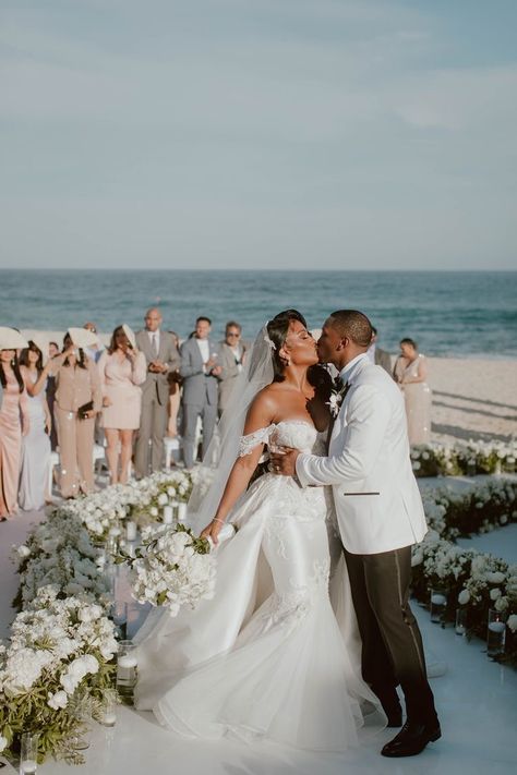 Beautiful Bride And Groom, Beach Wedding Black Couple, Bride And Groom In White, Black Bride And Groom, Black Wedding Photos, Couple Wedding Photos, Wedding Pictures Beach, Beach Wedding Black, Oceanfront Wedding