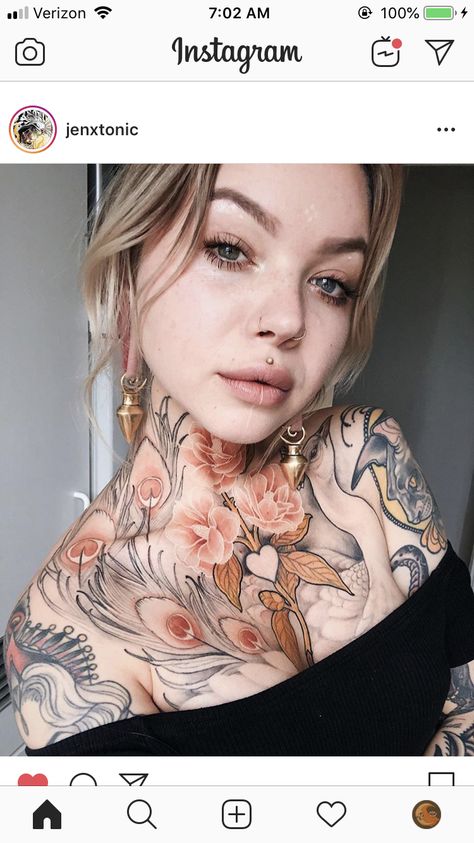 Chest Neck Tattoo, Brust Tattoo Frau, Tattoo Chest, Throat Tattoo, Back Piece Tattoo, Neck Tattoos Women, Cool Chest Tattoos, Pieces Tattoo, Chest Piece Tattoos