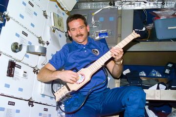 Canadian Astronaut Will Strum Christmas Carols in Space Music Tweets, Chris Hadfield, Happy Canada Day, O Canada, Canadian History, Power Of Social Media, International Space Station, Space Program, To Infinity And Beyond