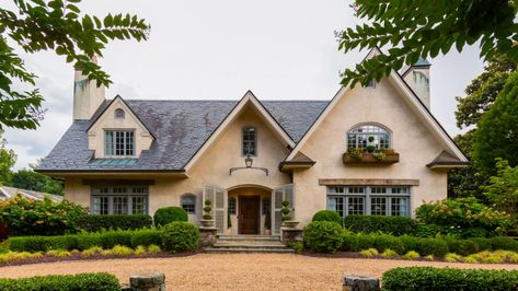 Tour T.J. and Lauren Oshie’s Polished Virginia Manse | Architectural Digest Lauren Oshie, Miami Beach Hotels, South Beach Hotels, Exterior Inspiration, Urban Electric, Framed Jersey, Virginia Homes, Garden Plans, French Countryside