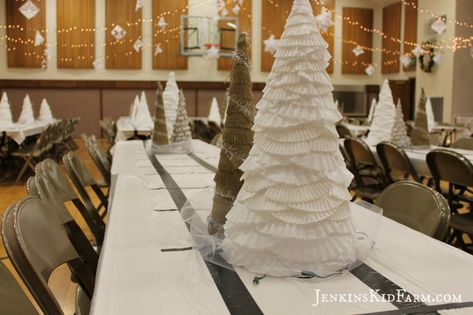 Church Tables, Polar Express Christmas Party, Christmas Party Centerpieces, Painted Cardboard, Christmas Dinner Decorations, Things To Photograph, Christmas Party Table Decorations, Lds Christmas, Church Christmas Party