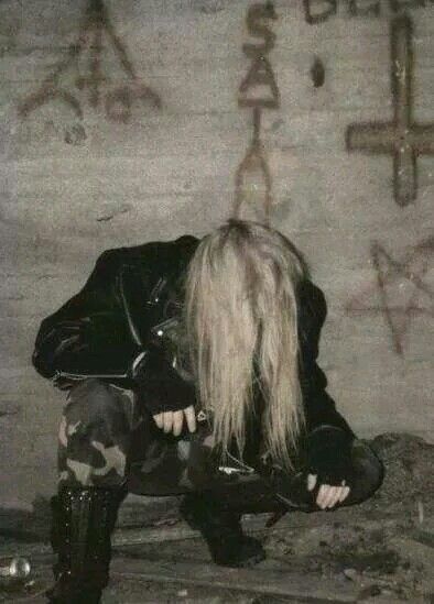 Black Metal, My Blog, Long Hair, Graffiti, Tumblr, Wall, Hair, Black