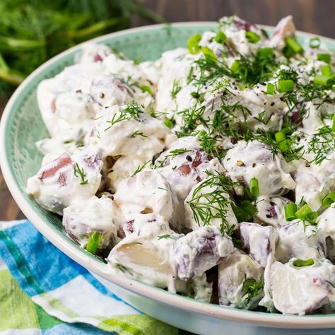 Creamy Dill Potato Salad Potato Salad With Mayo, Ranch Dressing Potato Salad, Potato Salad Mayonnaise, Potato Salad No Mayo, Dill Potato Salad, Potato Salad With Apples, Dill Potato, Potato Salad Dill, Potato Salad Mustard