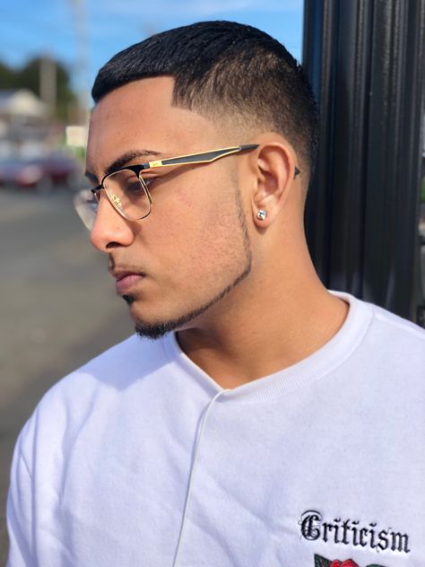 Chin Strap Beard Style, Trim Beard, Dario Gomez, Chin Beard, Eyebrows Done, Hair Designs For Men, Beard Line, Beard Cuts, Clipper Cut