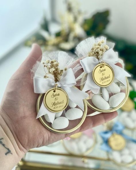 Memorable Party Gifts on Instagram: "✨ Custom Personalized Wedding Almond Candy Favors ✨  Add a touch of elegance to your special day with our exquisite personalized wedding almond candies. Each piece is crafted with love and tailored just for you, making your wedding unforgettable.  💍 Why Choose Us?  Unique designs that match your theme Personalized with names, dates, or special messages High-quality ingredients for a delightful taste Perfect for:  Wedding favors Bridal showers Engagement parties Make your celebration sweeter with our bespoke almond candy favors!  📸 Share your moments with us: #SweetWeddingMemories #CustomWeddingFavors #weddinggift #almondcandy #candygifts #PersonalizedAlmondCandy #ElegantWeddings #WeddingInspo #BridalShowerGifts  🛒 Shop now and make your wedding day e Almonds Wedding Favors, Almond Candy, Wedding Bomboniere, Engagement Party Favors, Elegant Wedding Favors, Engagement Favors, Unique Party Favors, Favors Baby Shower, Baby Favors