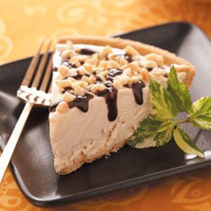 Peanut+Butter+Pies Peanut Butter Pies, Peanut Butter Cream Pie, Peanut Butter Pie, Butter Pie, Health Desserts, Peanut Butter Recipes, No Bake Pies, Pie Dessert, Sweetened Condensed Milk