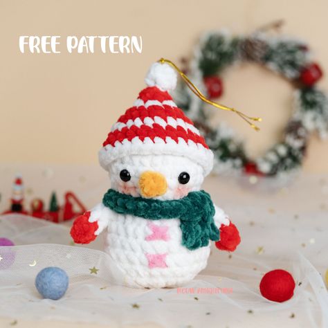 Crochet Snowman Ornament For Beginner – Free Amigurumi Pattern – MeoW Amigurumi Snowman Crochet Pattern, Snowman Crochet, Small Snowman, Amigurumi Christmas, Snowman Pattern, Crochet Snowman, Christmas Patterns, Snowmen Patterns, Red Yarn