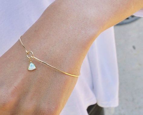 be53ee61104935234b174e62a07e53cfdesc34859601ri Opal Bracelet Gold, Opal Bangle, The Bangles, Bracelet Minimalist, Coin Bracelet, Gold Armband, Dainty Bracelet, Stacked Bangles, Classy Jewelry