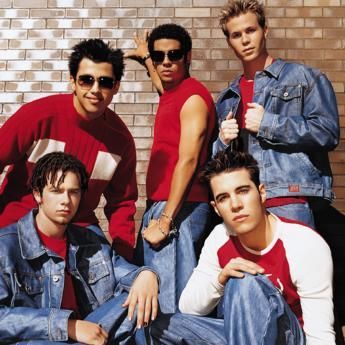 Did you know All or Nothing was the most requested video on TRL on this day. I miss Ashley Parker Angel but the group really has come along way. I have met O-town once, and hope to meet them again. All or Nothing is still my favorite song form them on their first album. 2000s Nsync, Everyone Dies Famous In A Small Town, Trio Of Towns, Nsync Music Video, S Club 7, Nsync No Strings Attached, 90s Boy Bands, 2000s Boys, Freestyle Music