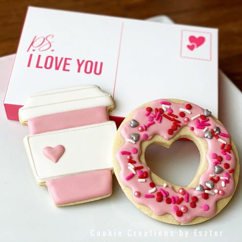 Cookie Creations By Eszter on Instagram: “I love you more then coffee and donuts 🍩  Show your love with this adorable set this Valentine’s Day!  #vdaycookies #vday…” Valentine’s Day Cookies Royal Icing, Valentine Cookie Sets, Valentines Day Cookie Sets, Valentines Sugar Cookies Decorated, Seasonal Cookies, Smores Valentines, Grinch Ideas, Valentine Cookies Decorated, Cookie Sets