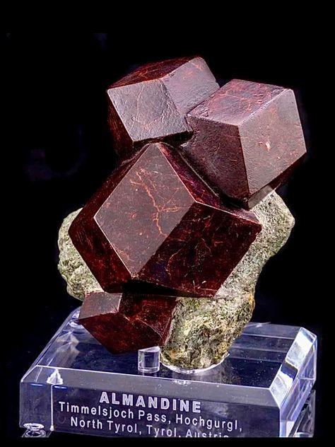 Almandine Garnet, Rock Minerals, Fine Minerals, Minerals And Gemstones, Rocks And Gems, Gems And Minerals, Crystal Gems, Crystals Minerals, Minerals Crystals