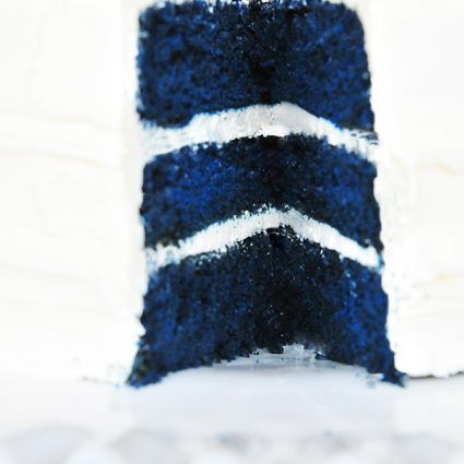 Blue Velvet Cake Recipe, Traditional Red Velvet Cake, Blue Velvet Cake, Button Cupcakes, Blue Velvet Cakes, Salted Caramel Cupcakes, Velvet Cake Recipes, Caramel Cupcakes, Ricotta Cake